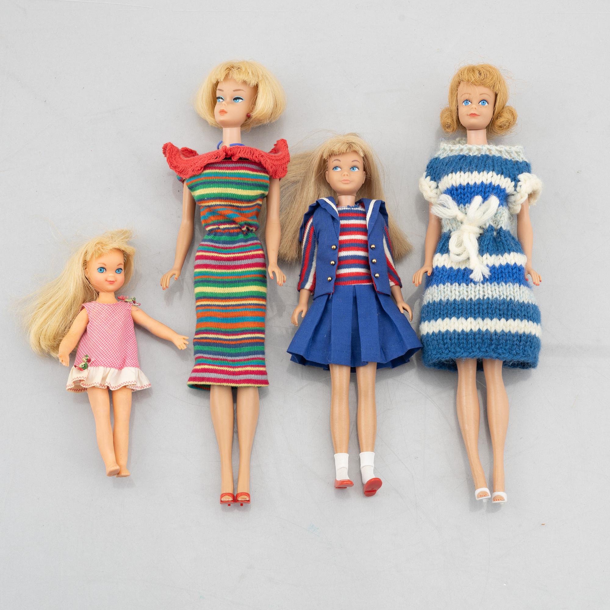 Leksaksgarderob, Micki Leksaker, Gemla, samt Barbiedockor, 4 st, Mattel.