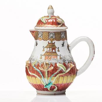 Kanna med lock samt kopp med fat, kompaniporslin. Qingdynastin, Qianlong (1736-95).