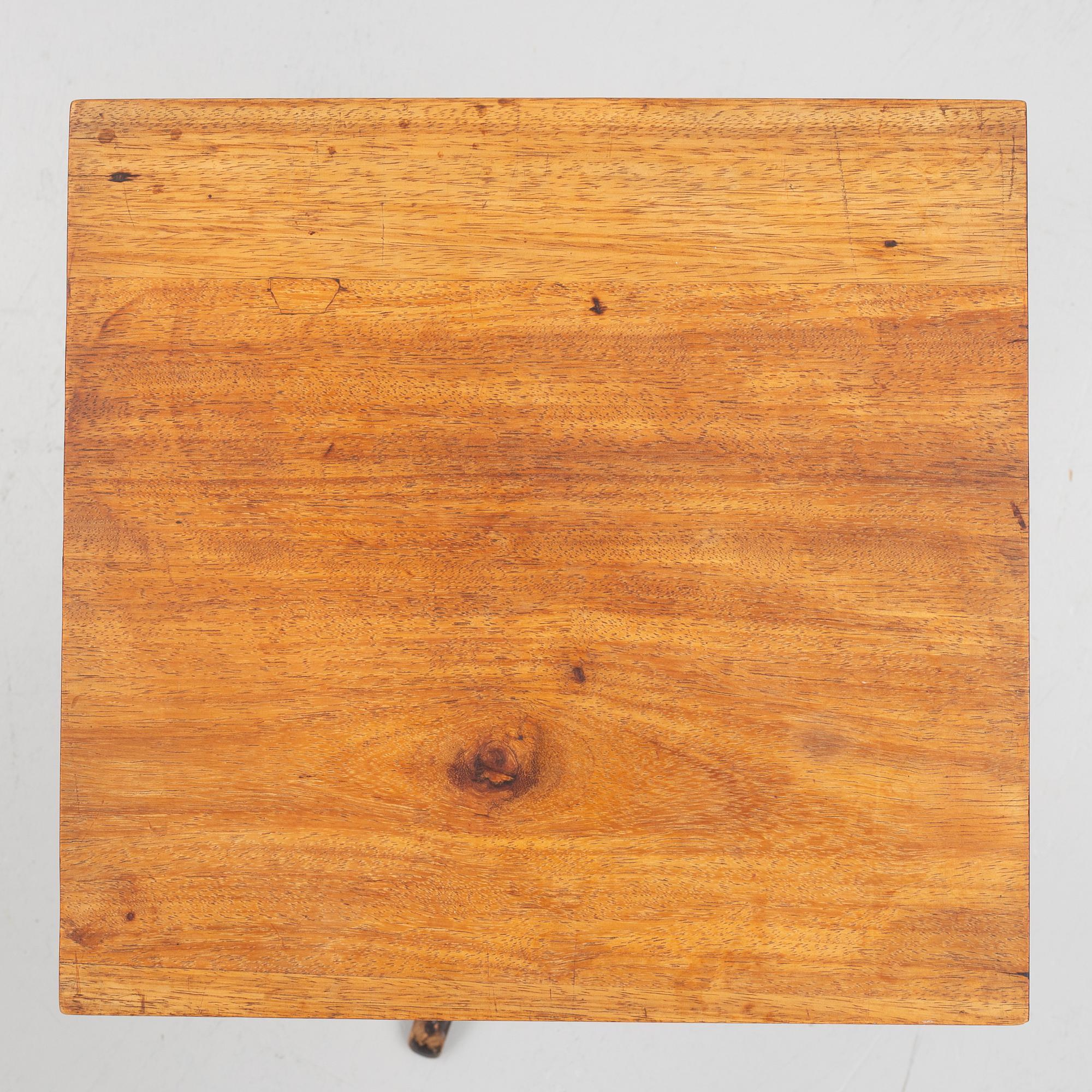 A mahogany tilt-top table by L. W. Lundelius (master in Stockholm 1818-57).