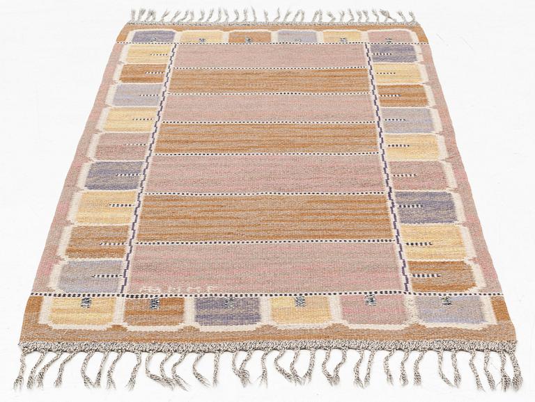 Märta Måås-Fjetterström, a carpet "Shell", flat weave, ca 176 x 90 cm, signed AB MMF.