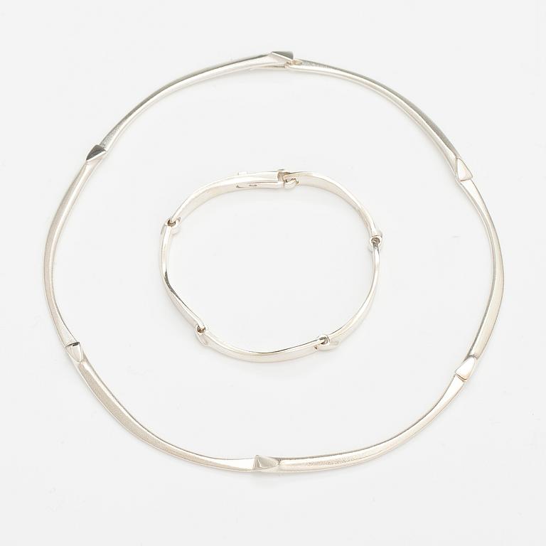 ZOLTAN POPOVITS, A stelring silver necklace "Acturus" and bracelet "Agena". Lapponia 2012.