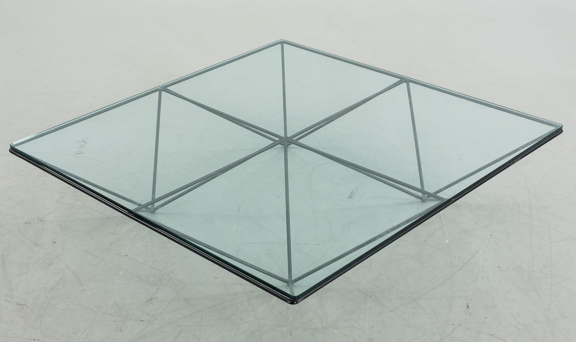 PAOLO PIVA, a "Alanda" lounge table.