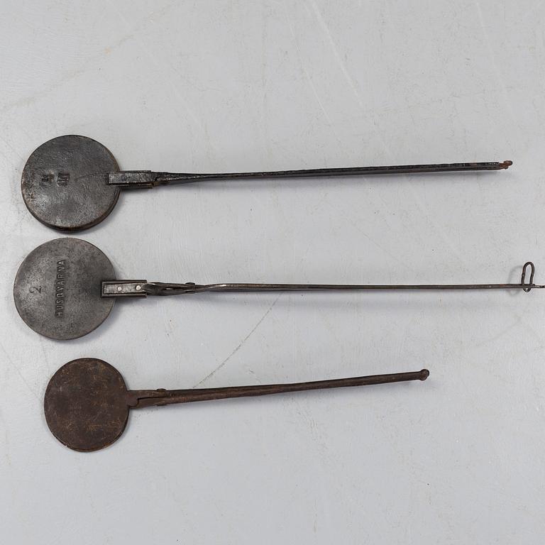 RÅNJÄRN, 3 st, gjutjärn, 1800-tal.