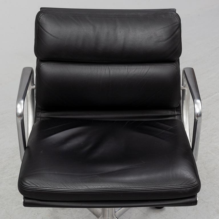 CHARLES & RAY EAMES, soft pad chair, Eames Office 2008.