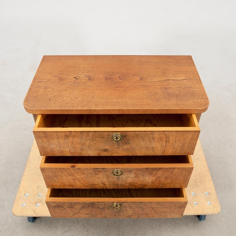 Cabinet, first half of the 20th century.