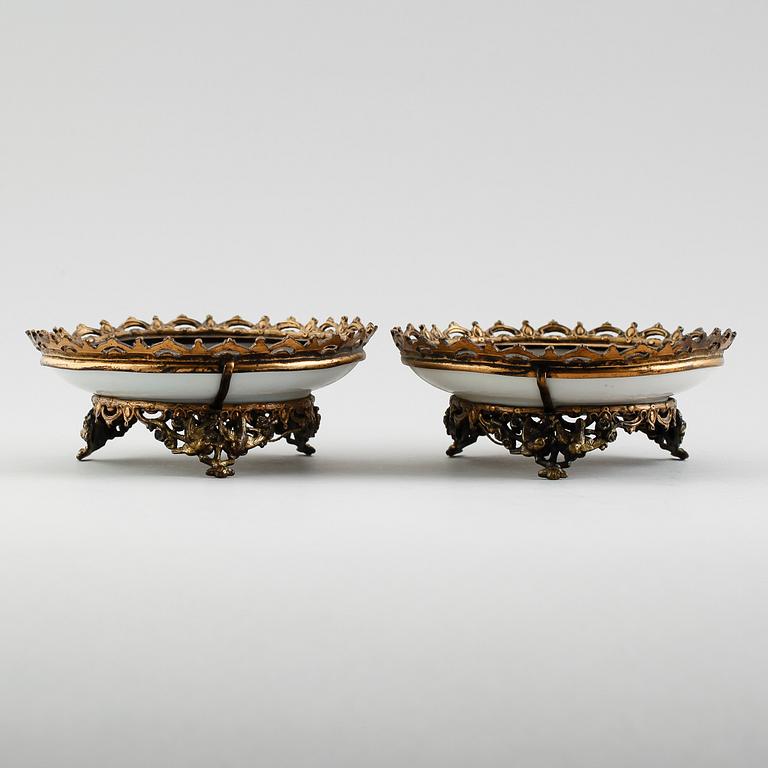 FAT, 1 par, porslin, sannolikt Ryssland, 1800-/1900-tal.