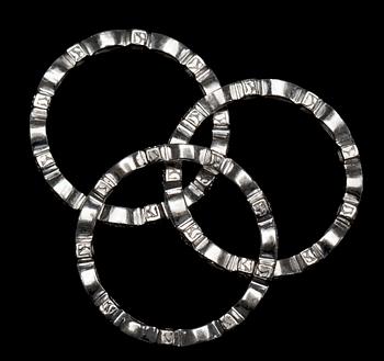 RINGAR, 3 st, 18 k vitguld med diamanter totalt ca 0.39 ct. Totalvikt ca 6 g.