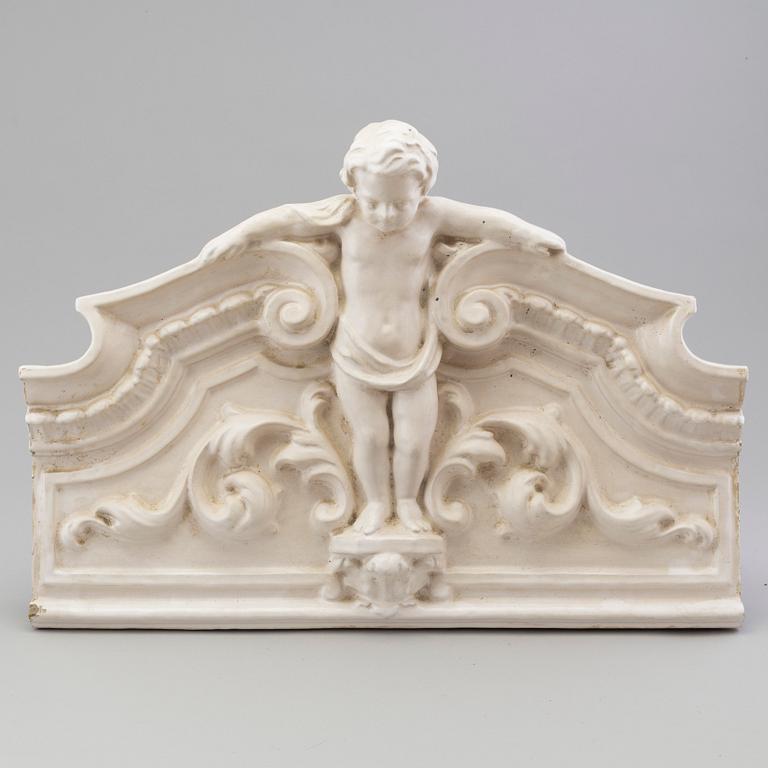 A porcelaine decoration, 20th century.