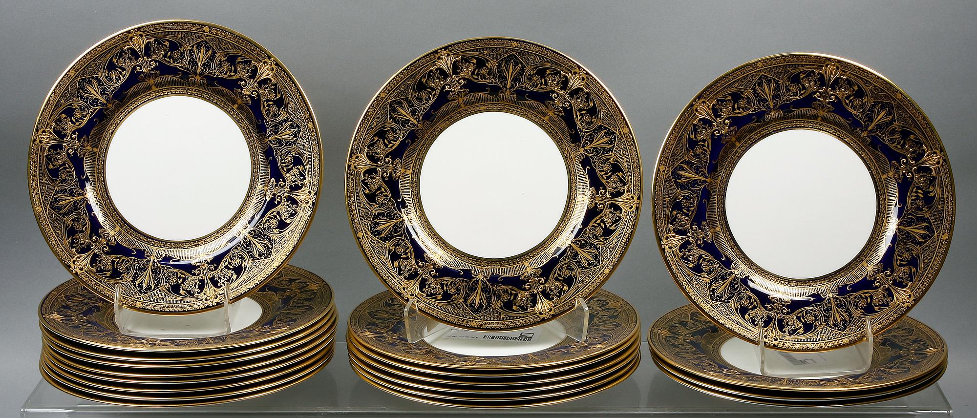 MATTALLRIKAR, 20 st, benporslin, Royal Worcester, England.