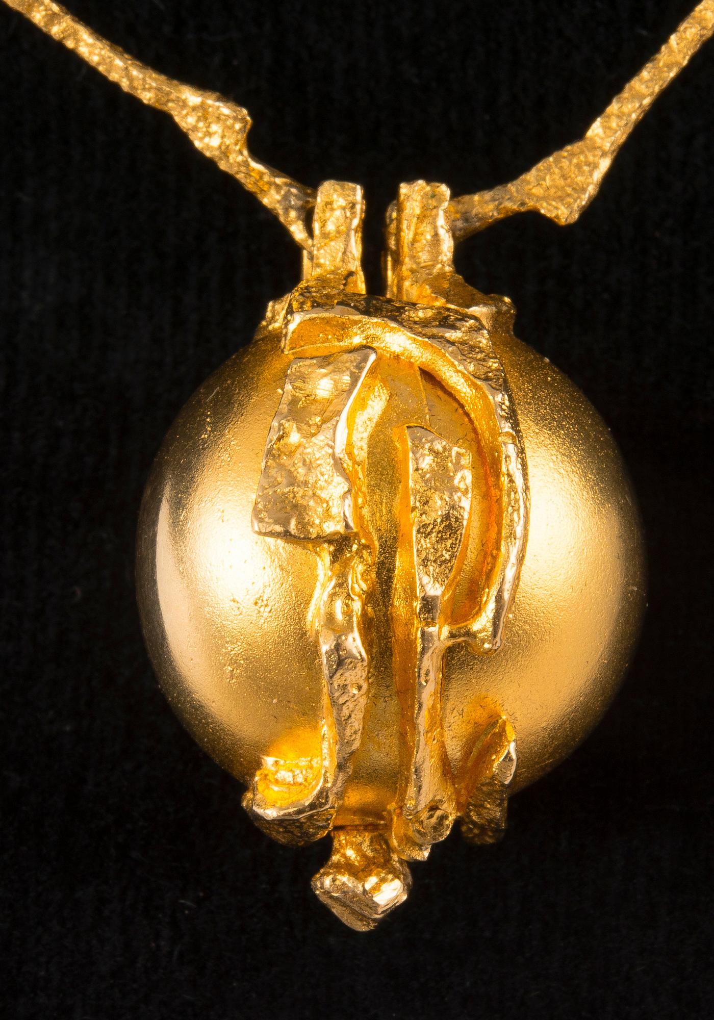 Björn Weckström, HALSSMYCKE MED KLOCKA, guld 18K,  "Sun Dial", Lapponia 1975. Vikt 67,9 g.