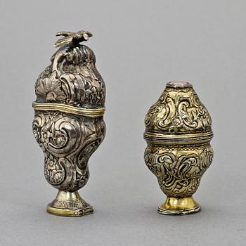 LUKTDOSOR 2 st, silver, trol Danmark, 1700/1800-tal. Vikt 78 g.