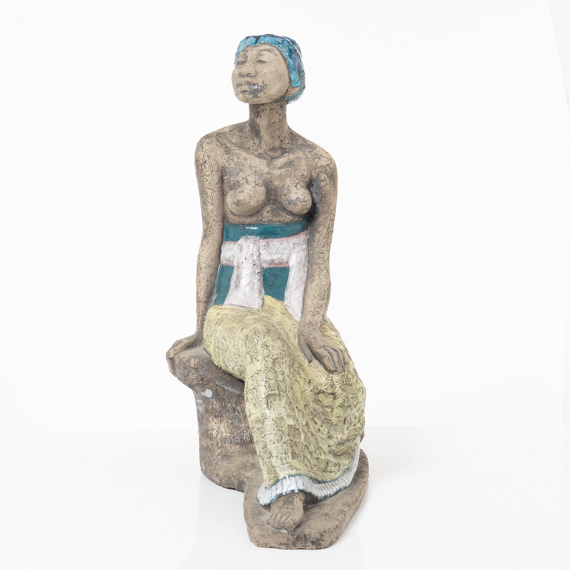 Mari Simmulson, skulptur, "Sittande balinesiska", modell 4294, Upsala-Ekeby, 1957.