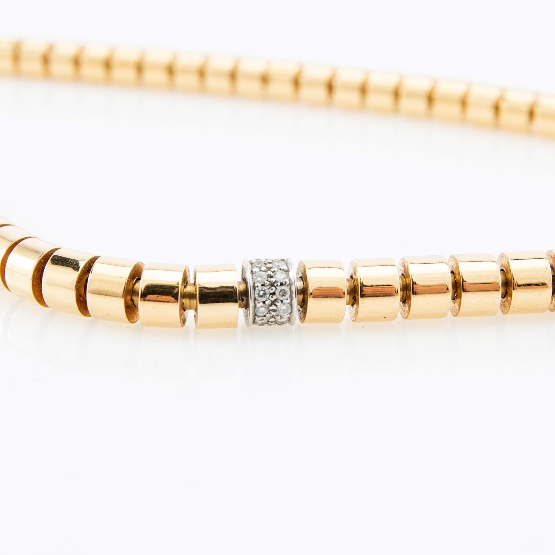 Collier, 18K röd och vitguld med diamanter.