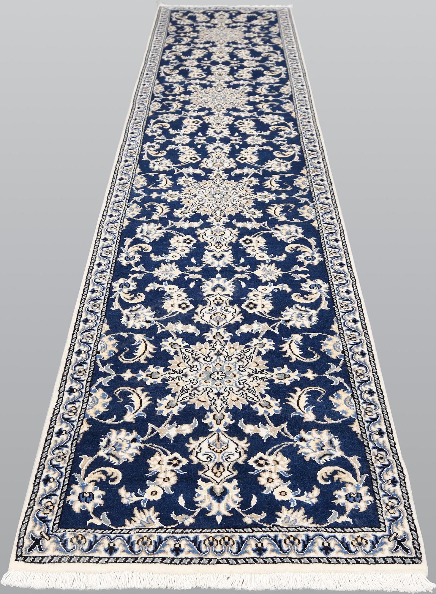 A Nain runner, 387 x 77 cm.