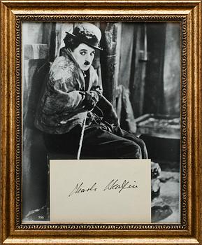 AUTOGRAF MED FOTOGRAFI, Charlie Chaplin, egenhändigt sign.