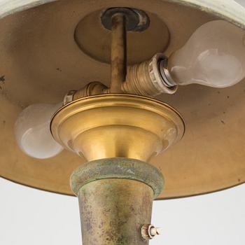 BORDSLAMPA, mässing och plåt, art déco, 1920-/30-tal.