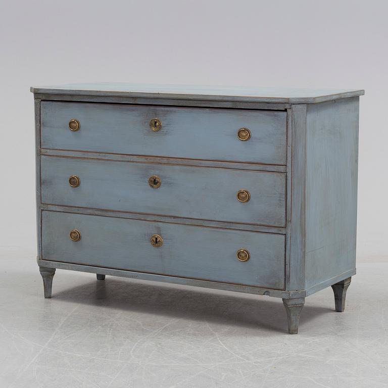 A mid 19th century chest of drawers.