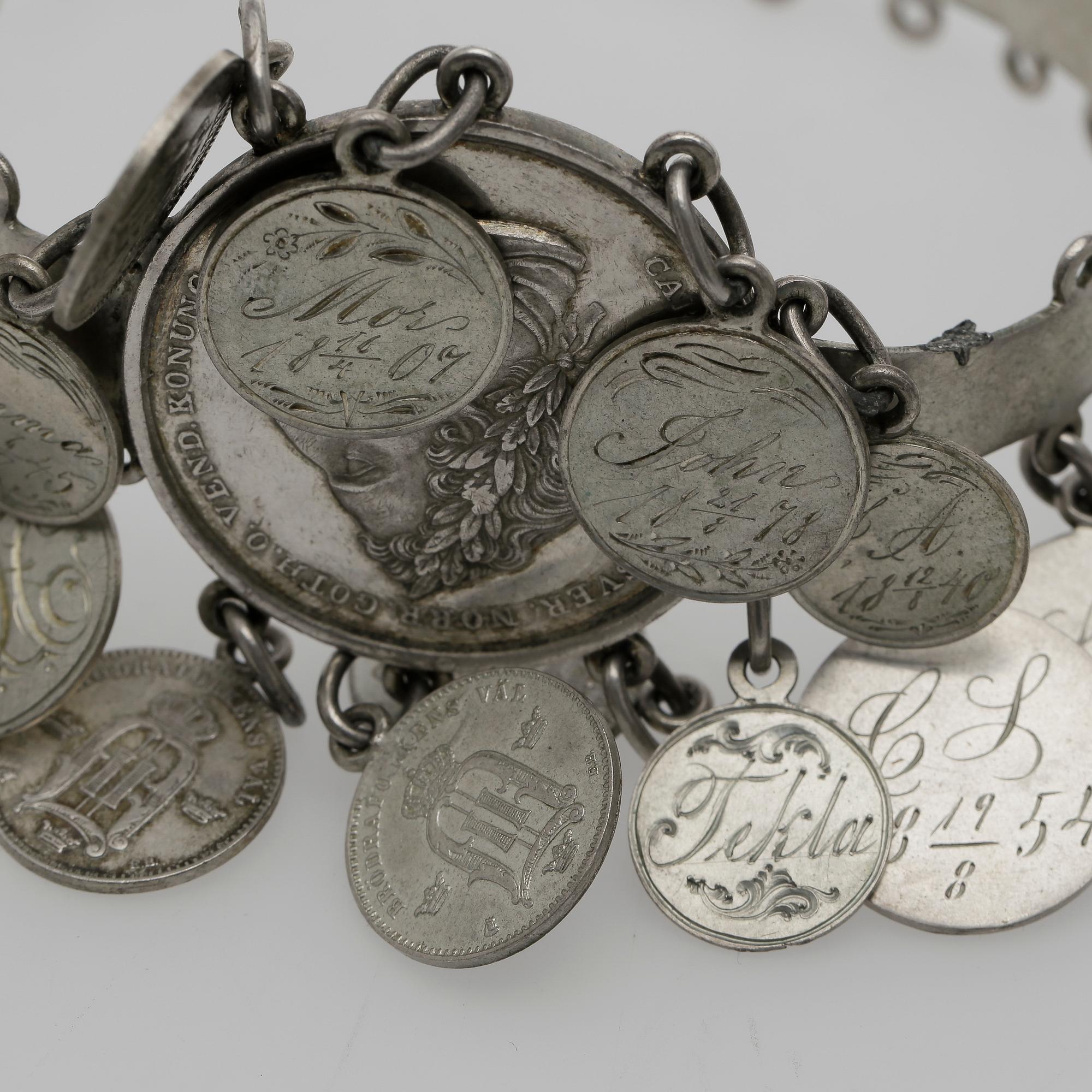 ARMBAND, silver. Vikt 50 gram.