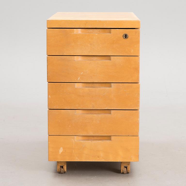 A mid 20th century 'B96' drawer unit for Artek, Finland.