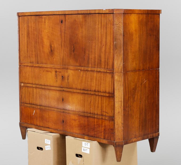 CHIFFONJÈ, sengustaviansk, 1800-talets början.