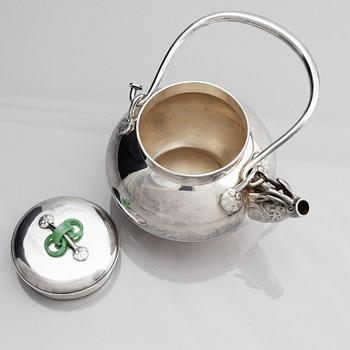 A silver tea pot with cover, Japan, early 20th century.