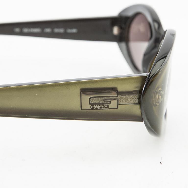 Gucci, sunglasses, a pair.