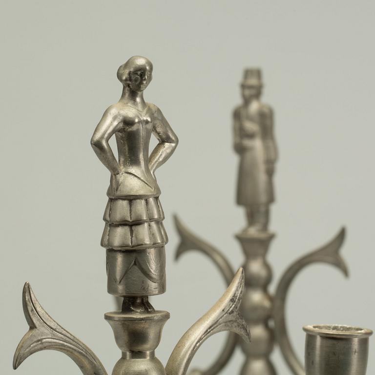 KANDELABRAR, tenn, ett par. Nils Fougstedt för Firma Svenskt Tenn, Stockholm 1929.