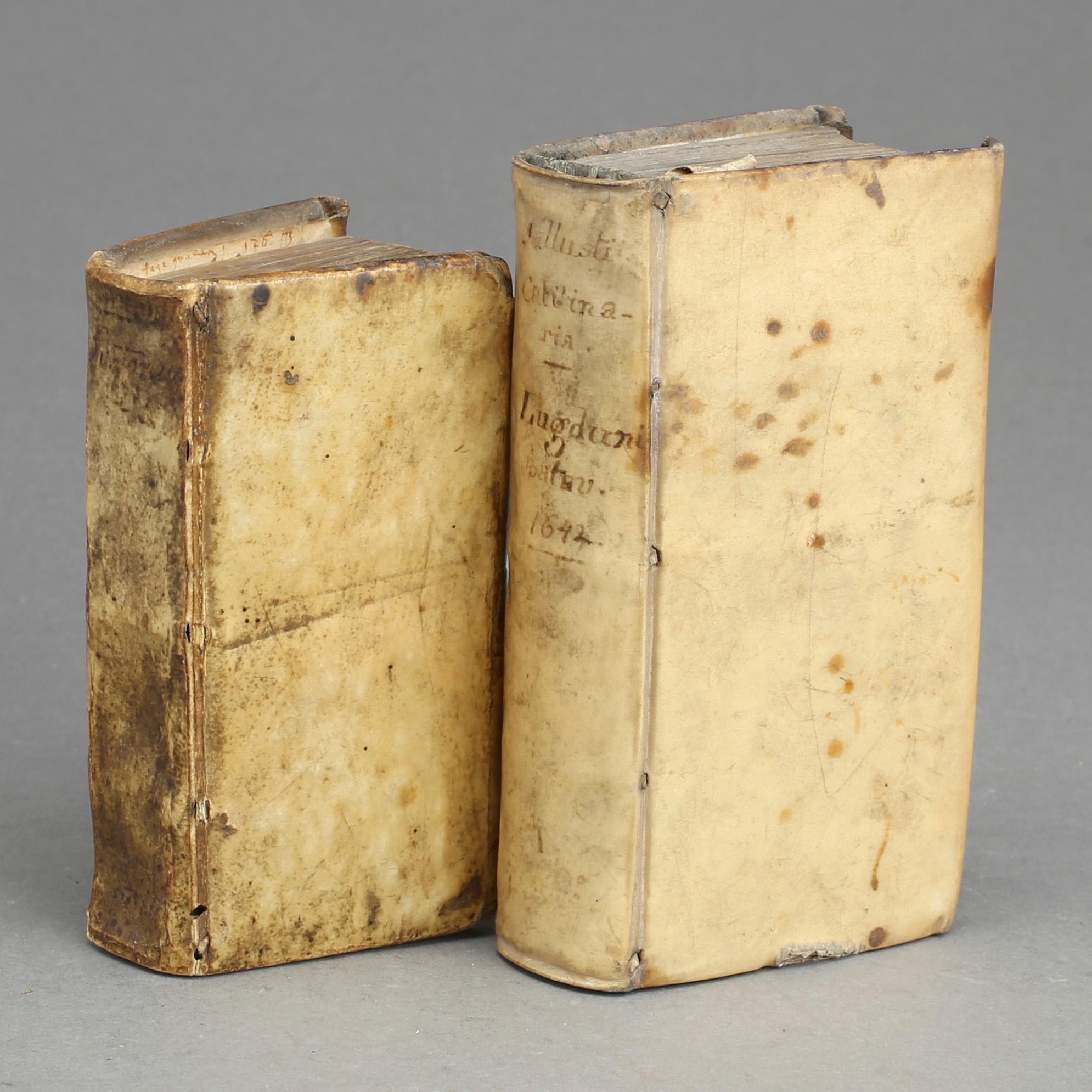 BÖCKER, 2 st, Theodorus Johannes Graswinckel, Leiden, samt C S T Sueton, Amsterdam, 1600-tal.