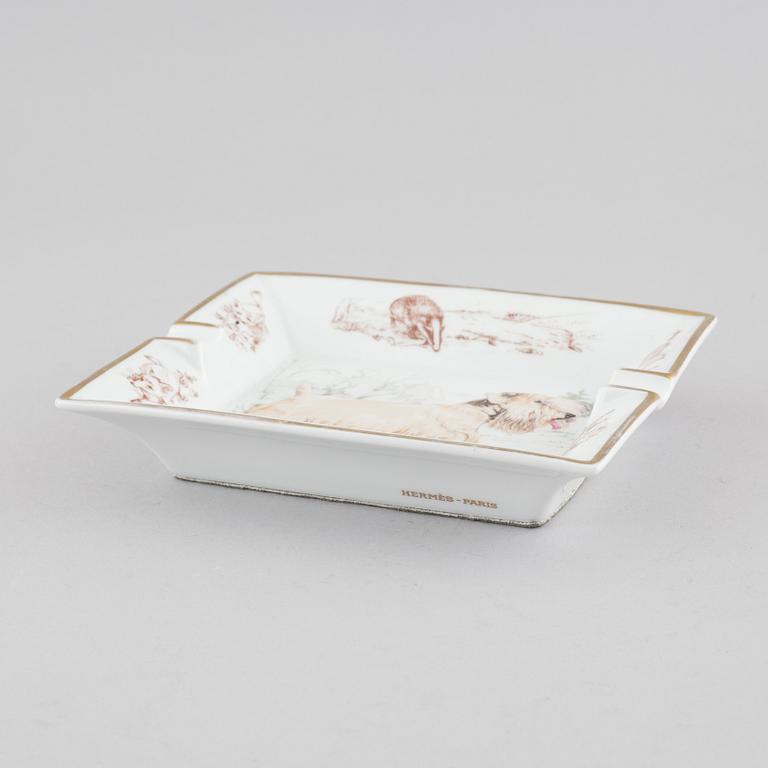 HERMÈS, ashtray in Limoges porcelain, Paris, 20th century.