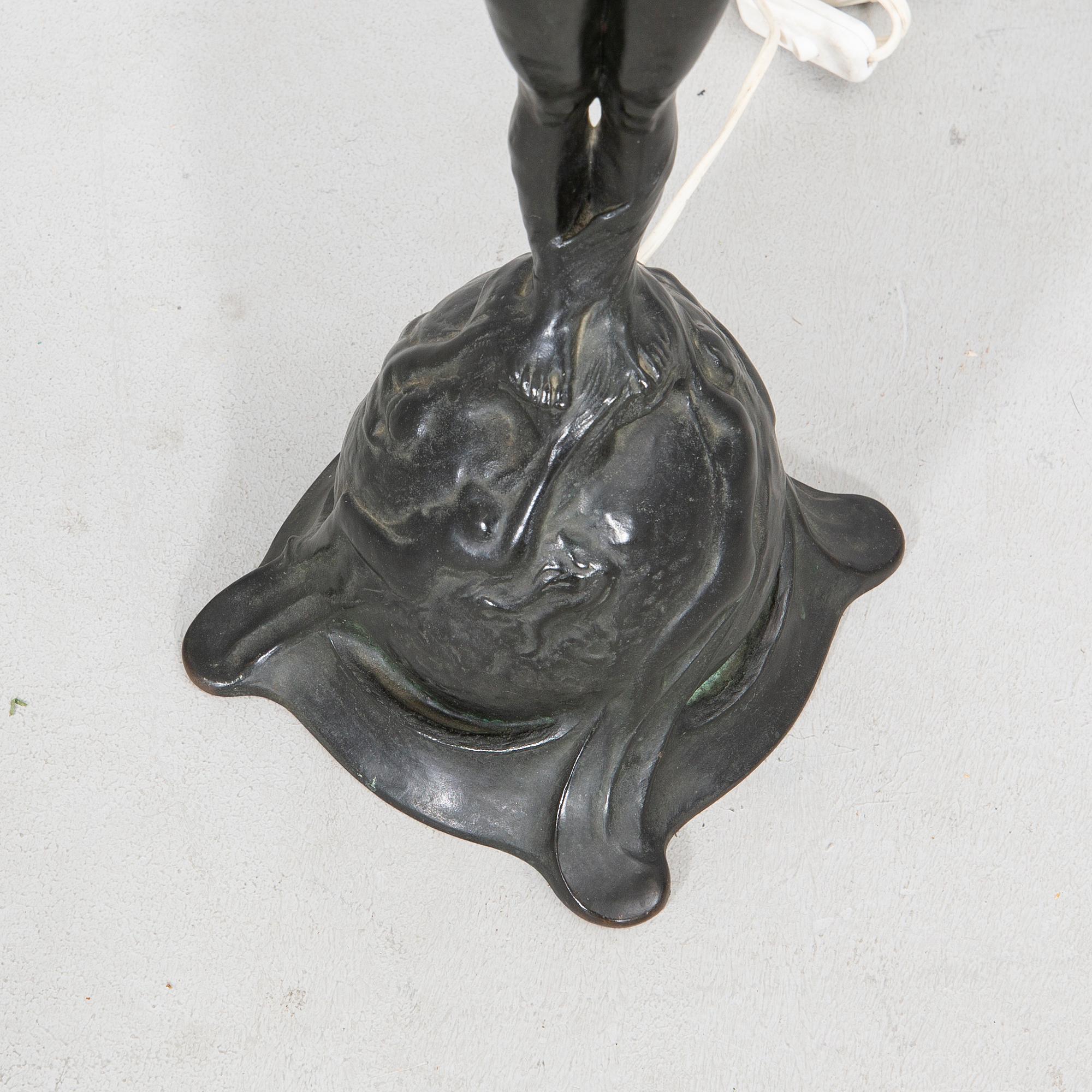 A Gerda Sprinchorn, table lamp, "Solen", Herman Bergmans Gjuteri, Stockholm, Art Nouveau bronze.