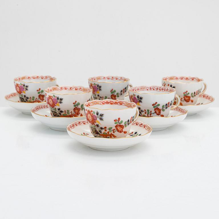 A set of six Meissen porcelain coffee cups with saucers, Germany 1924-34.