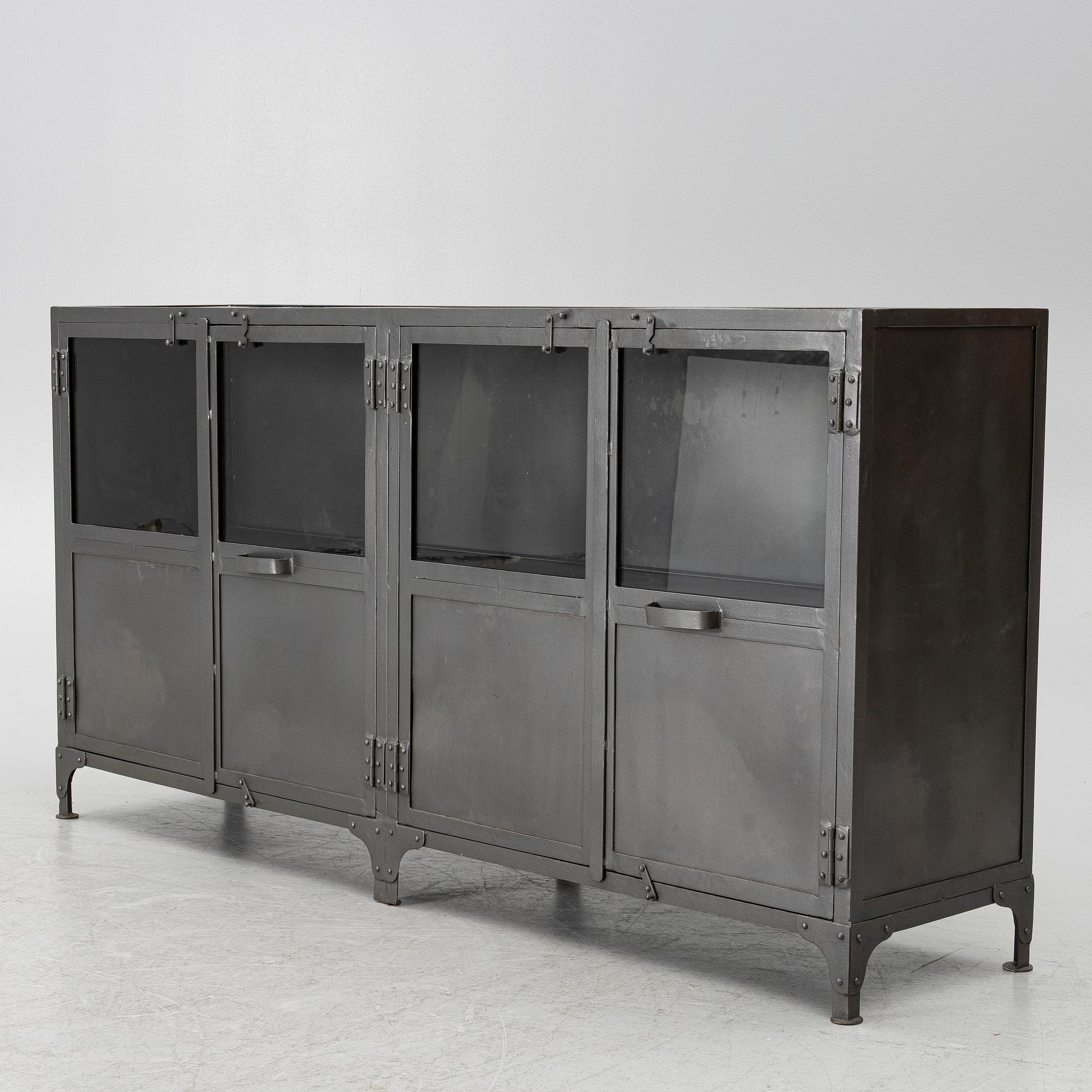 Sideboard, Manzana.
