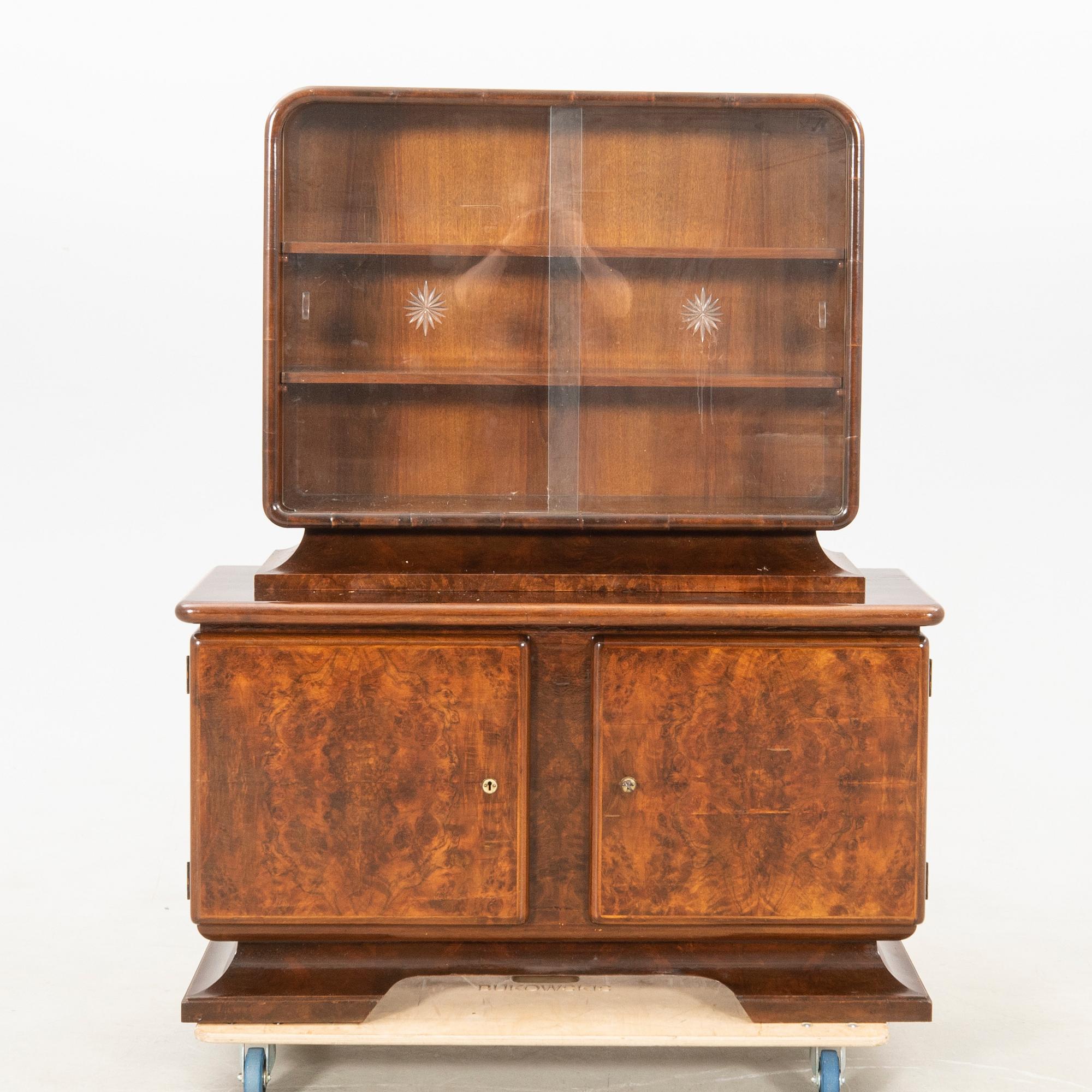 Display cabinet Art Deco, first half of the 20th century.