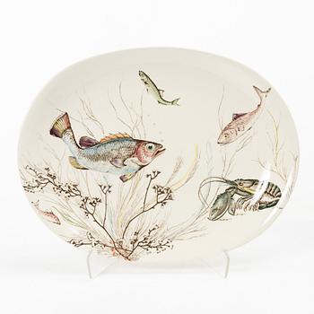 A 20-piece 'Fish' creamware serivice, Johnson Bros, England.