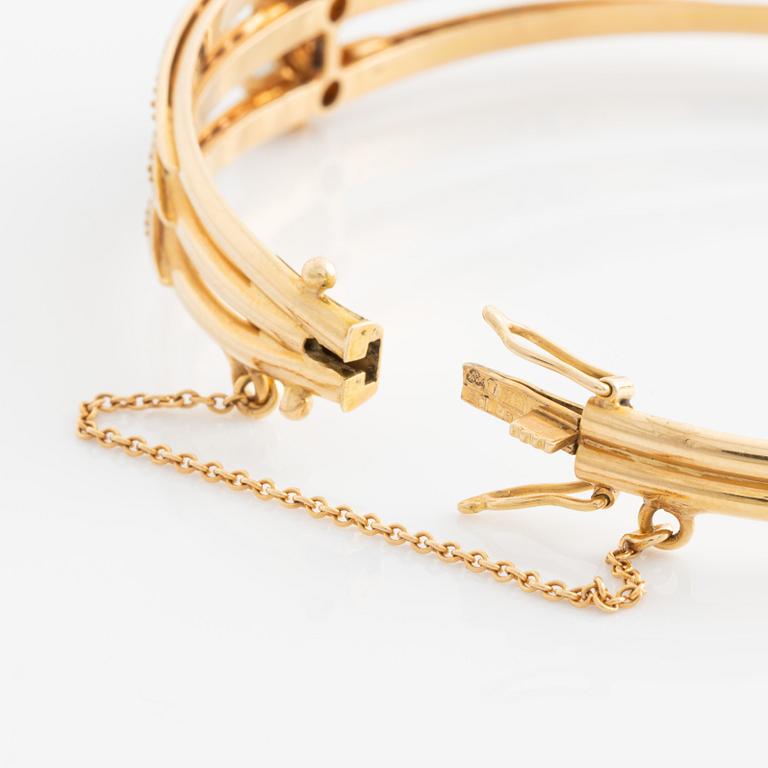 Bracelet, three-row rigid with pearls, 18K gold.