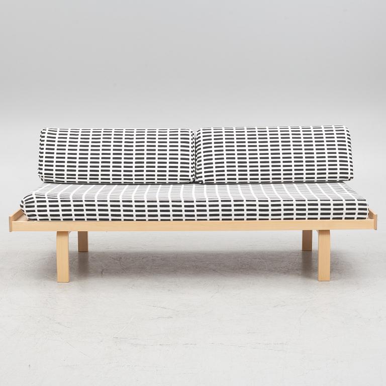 Alvar Aalto, a model  "Laveri"/"710" daybed, Artek, Finland, 21st century.