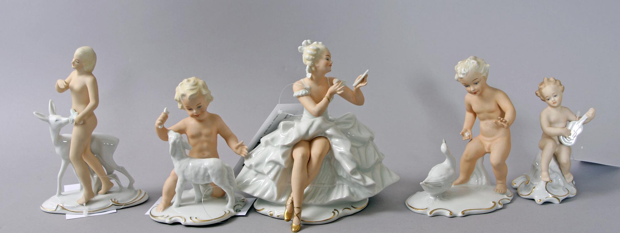 FIGURINER, 5 st. Porslin, Schaubachkunst, Tyskland.
