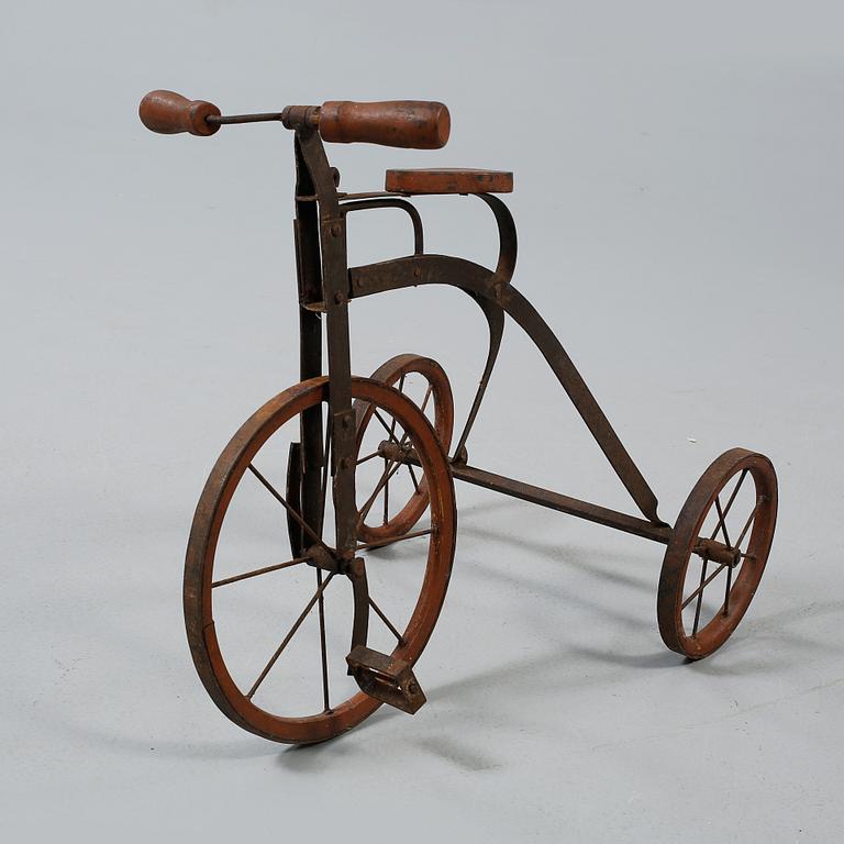BARNCYKEL, 1900-tal.