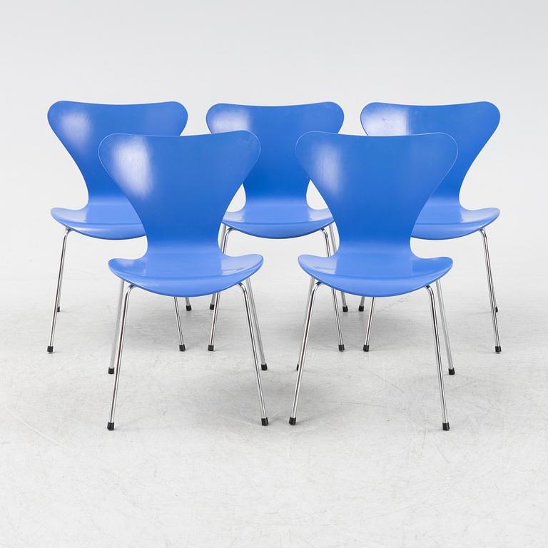 Arne Jacobsen, a set of 'Series 7' chairs from Fritz Hansen, Denmark 1997.