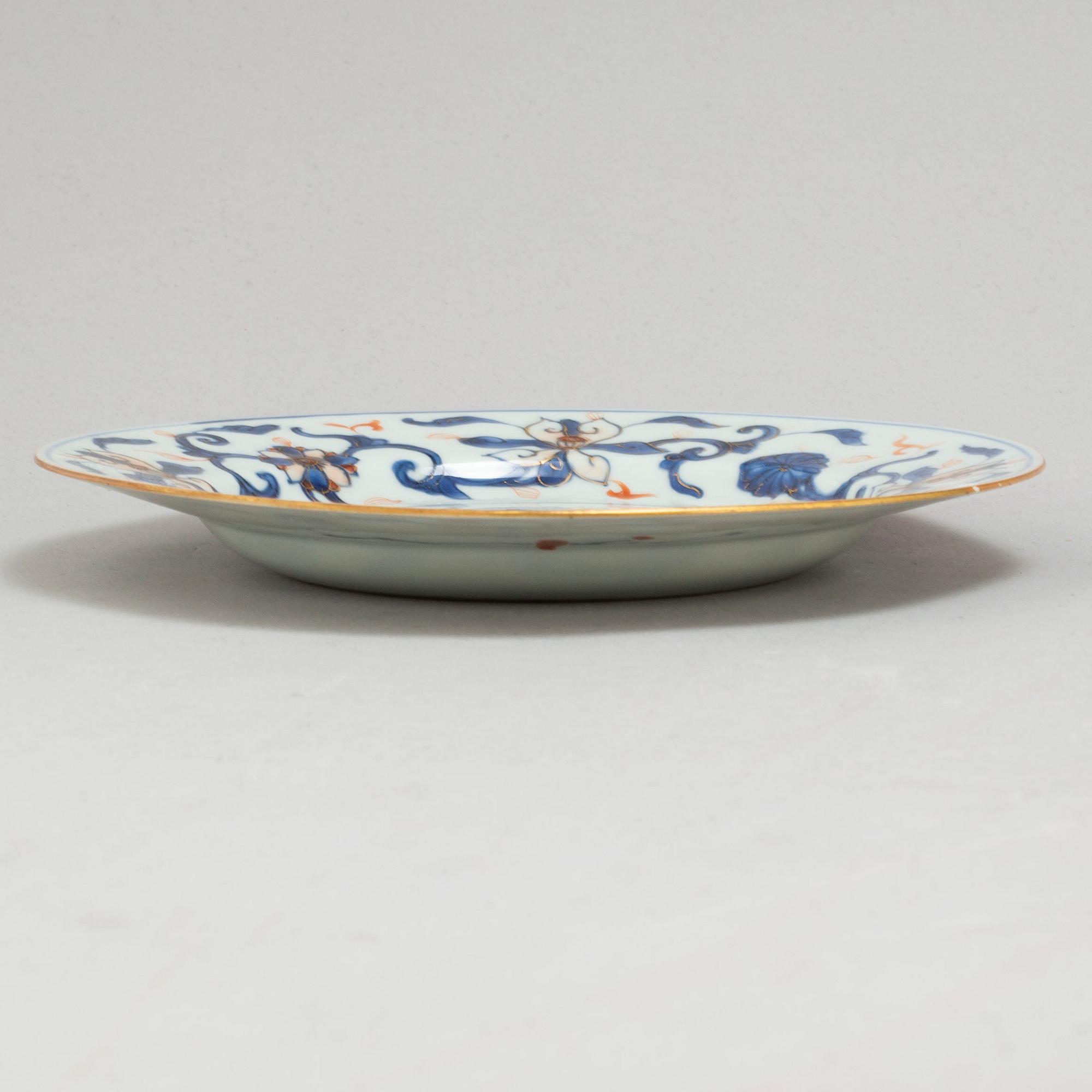 Three imari export porcelain plates, Qing dynasty, 18th century.
