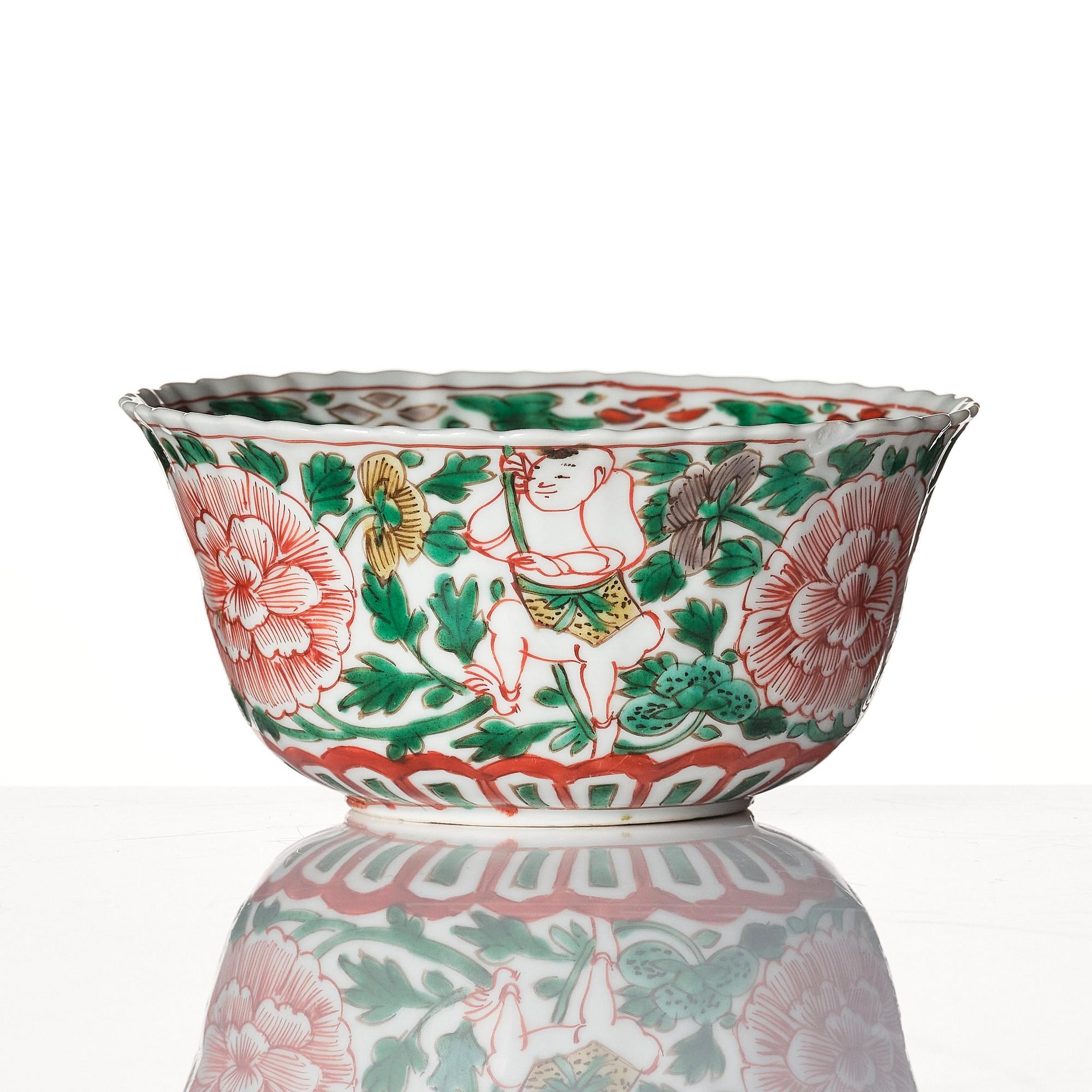 A famille verte cup, Qing dynasty, Kangxi (1662-1722).