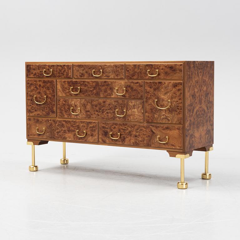 Josef Frank, Tyresöbyrån modell 2170 Firma Svenskt Tenn, formgiven 1954, tillverkad efter 1985.