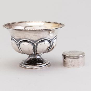 A silver bowl and a silver box, mark of Gustaf Adolf Strömbäck, Helsinki 1843 and Carl Fridolf Ekholm, Helsinki 1864.