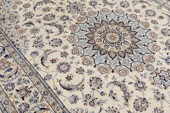 Matta, Nain, part silk, signerad, s.k. 9LAA, ca 307 x 205 cm.