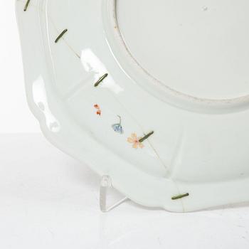 Fat, porslin, kakiemon, Arita, sen Edo/tidig Meiji, 1800-tal.