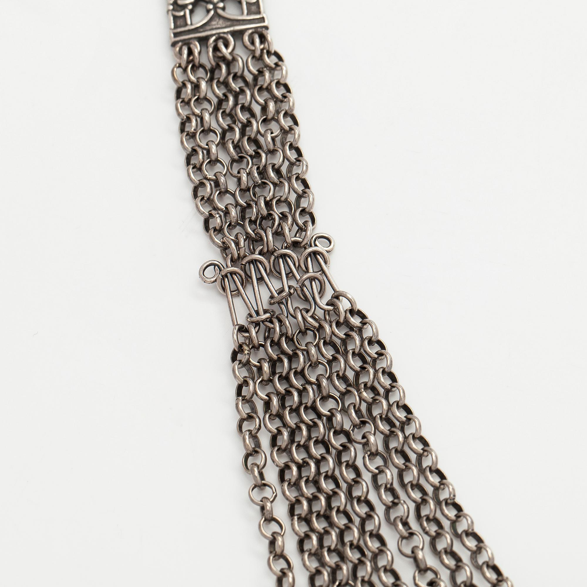 Kalevala Koru, a sterling silver 'Paradise/Hämäläisemännän juhlakääty' necklace. Helsinki 1997.