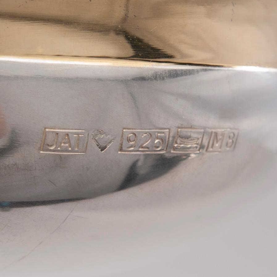 SKÅL, sterling silver, guld, J.A. Tarkiainen, Helsingfors 1989. Vikt 231 g.