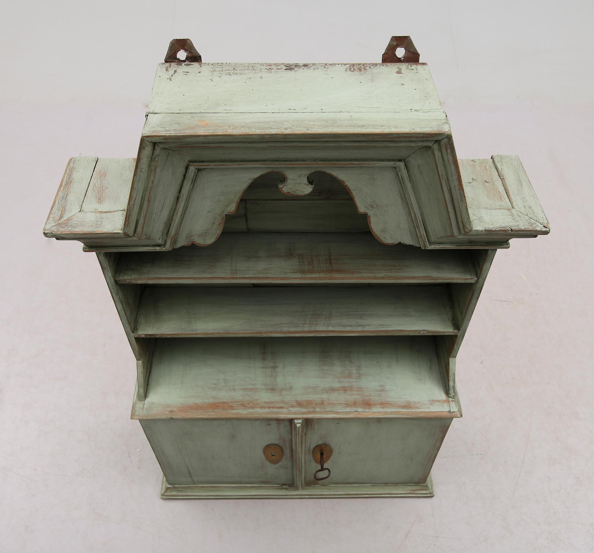 HÄNGSKÅP, 1700-tal.