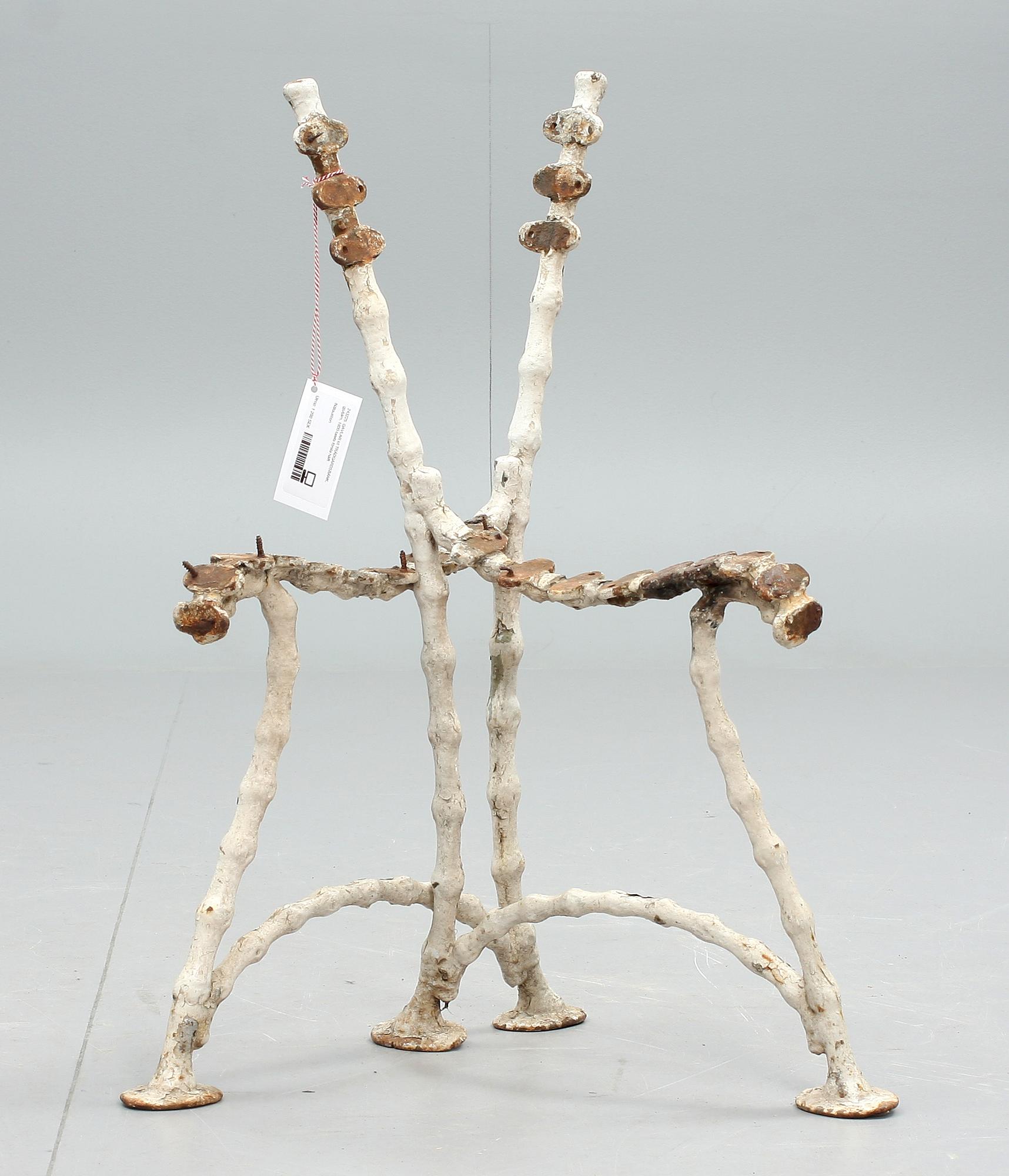 GAVLAR till TRÄDGÅRDSBÄNK, gjutjärn, 1900-talets första hälft.