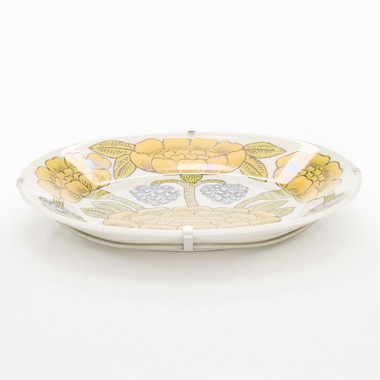 Birger Kaipiainen, a decorative porcelain dish, 'Elegance/3', numbered 261. Pro Arte, Arabia.